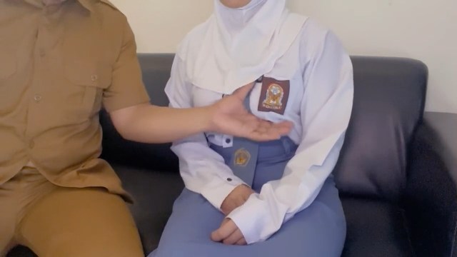 video pak guru nakal godain murid di kantor